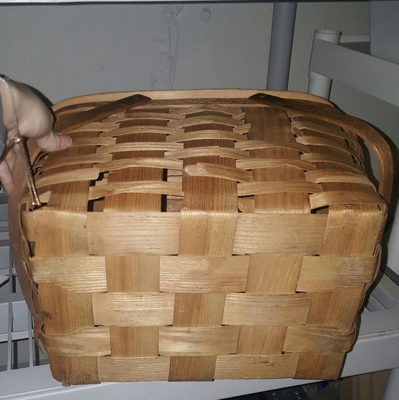 Vintage Wood Basket with lid - Picture 7 of 7